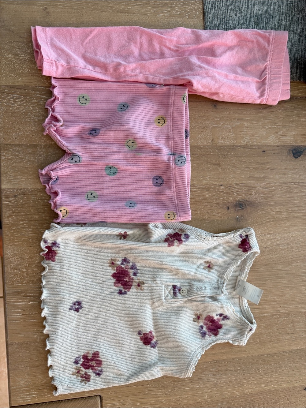 Old Navy Pink Ribbed Smiley Crop Top + Cream Floral Tank Set
